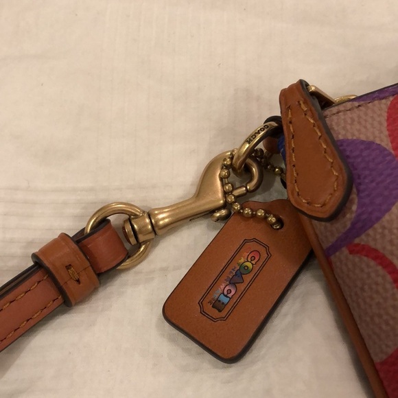 COACH WRISTLET in Tan Natural Multi NWT - Picture 3 of 5